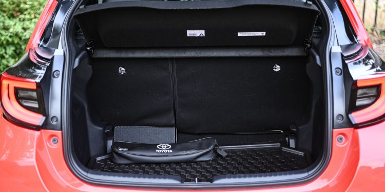 TOYOTA YARIS PREMIER EDITION 1.5 Hybrid: Um híbrido com alma! 47