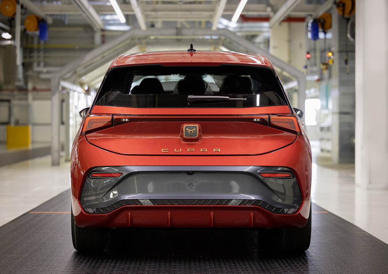 CUPRA inicia uma nova era com a produção do seu primeiro carro 100% elétrico: o CUPRA Born 14