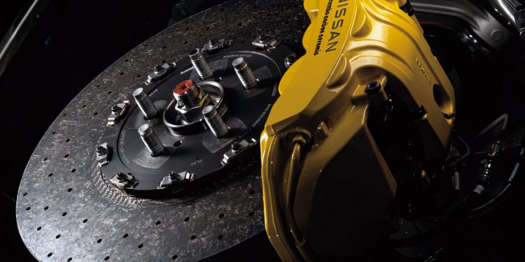 Novas versões do Nissan GT-R reveladas no Japão!(vídeo) 46