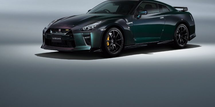 Novas versões do Nissan GT-R reveladas no Japão!(vídeo) 54