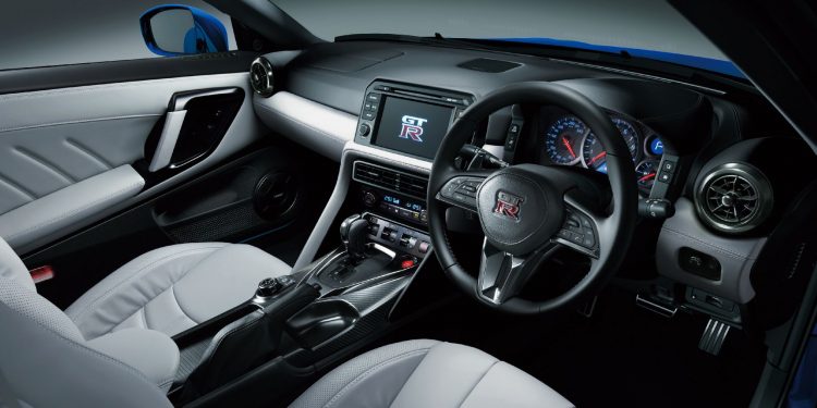 Novas versões do Nissan GT-R reveladas no Japão!(vídeo) 22