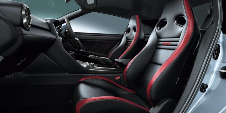 Novas versões do Nissan GT-R reveladas no Japão!(vídeo) 19