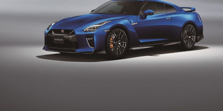 Novas versões do Nissan GT-R reveladas no Japão!(vídeo) 17