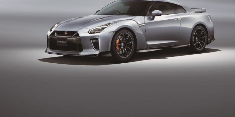 Novas versões do Nissan GT-R reveladas no Japão!(vídeo) 15