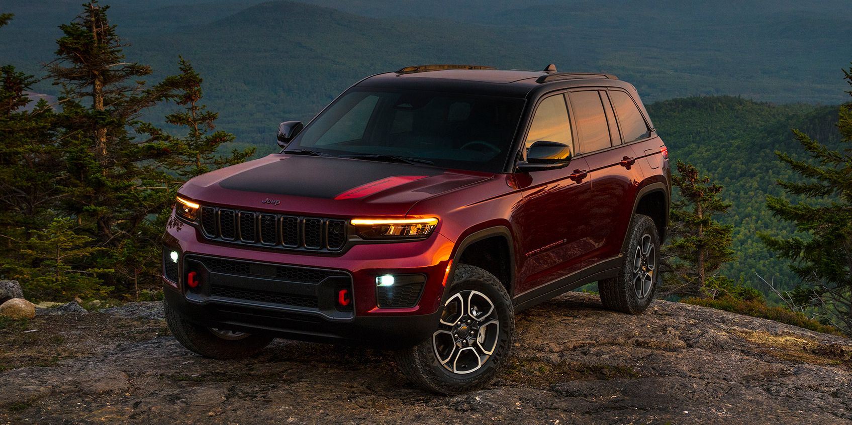 Novo Jeep Grand Cherokee de 2022, o mais tecnologicamente avançado, com melhor capacidade 4x4 e mais luxuoso 16