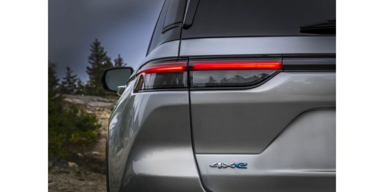 Novo Jeep Grand Cherokee de 2022, o mais tecnologicamente avançado, com melhor capacidade 4x4 e mais luxuoso 18