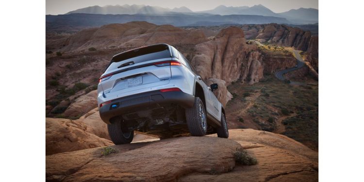 Novo Jeep Grand Cherokee de 2022, o mais tecnologicamente avançado, com melhor capacidade 4x4 e mais luxuoso 30