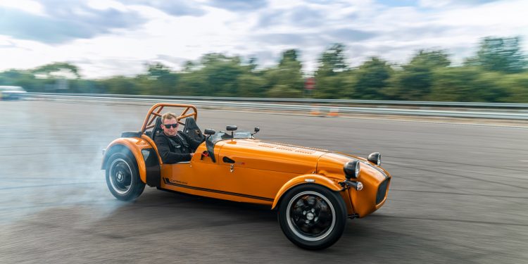 Caterham constrói Seven 170 a 137 metros de altitude! 30