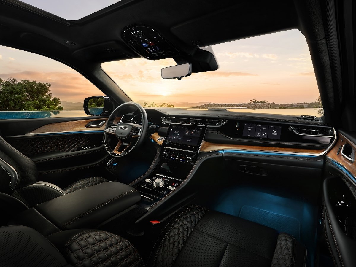 Novo Jeep Grand Cherokee de 2022, o mais tecnologicamente avançado, com melhor capacidade 4x4 e mais luxuoso 17