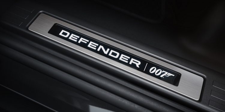 Land Rover revela Defender V8 Bond Edition limitado a 300 unidades! 25