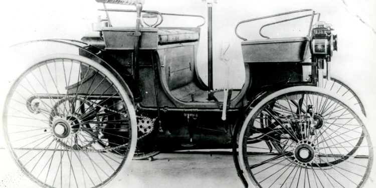 Novo 308 assinala os 211 anos da marca Peugeot e os 130 anos do automóvel ao serviço dos particulares 15