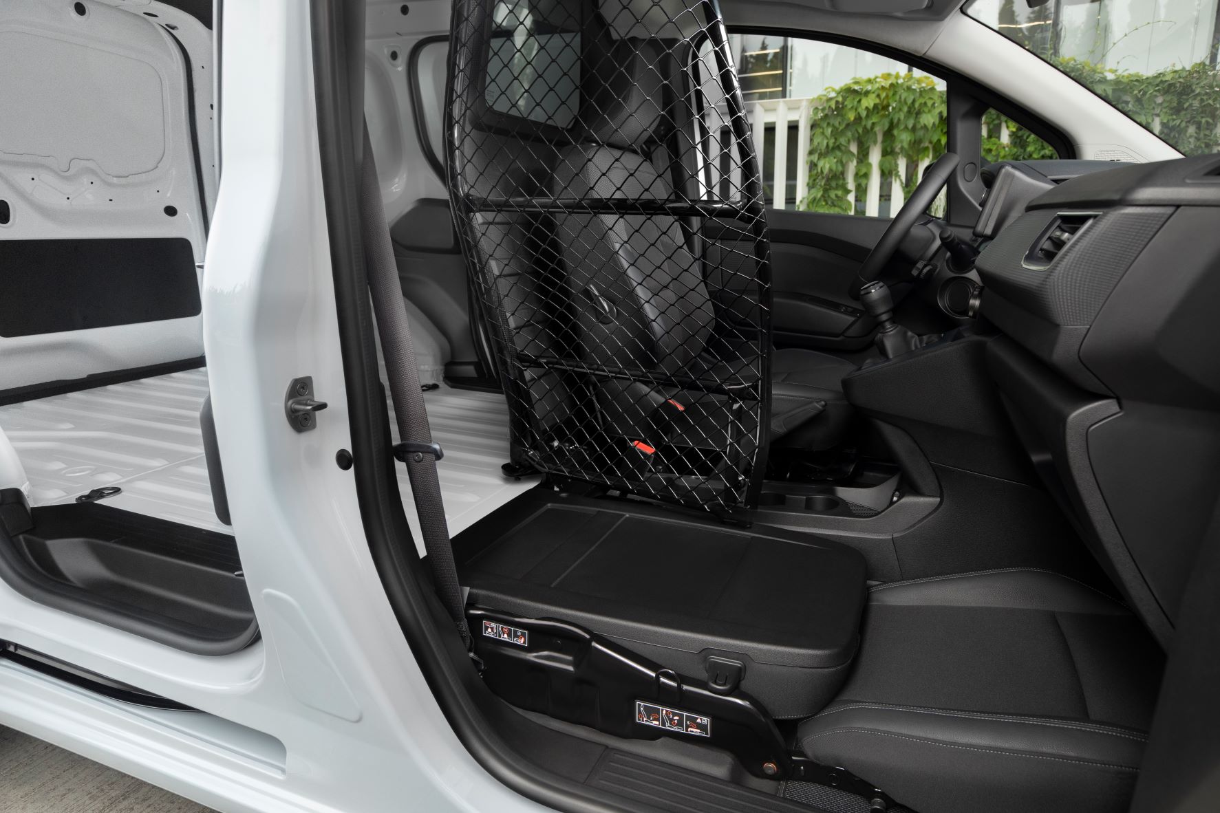 Nissan revela a nova Townstar, uma estrela no mercado de VCLs 15