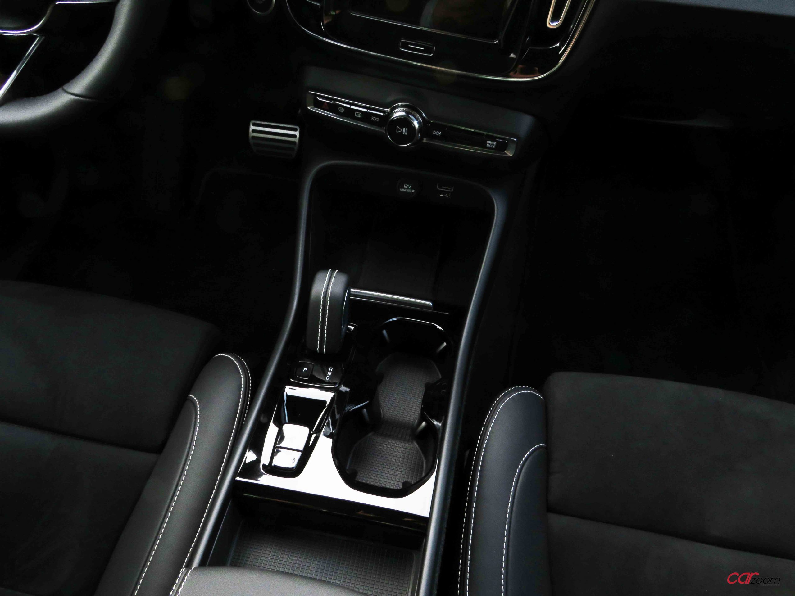 VOLVO XC40 T4 RECHARGE R-DESIGN: Ideal para cada ocasião! 28
