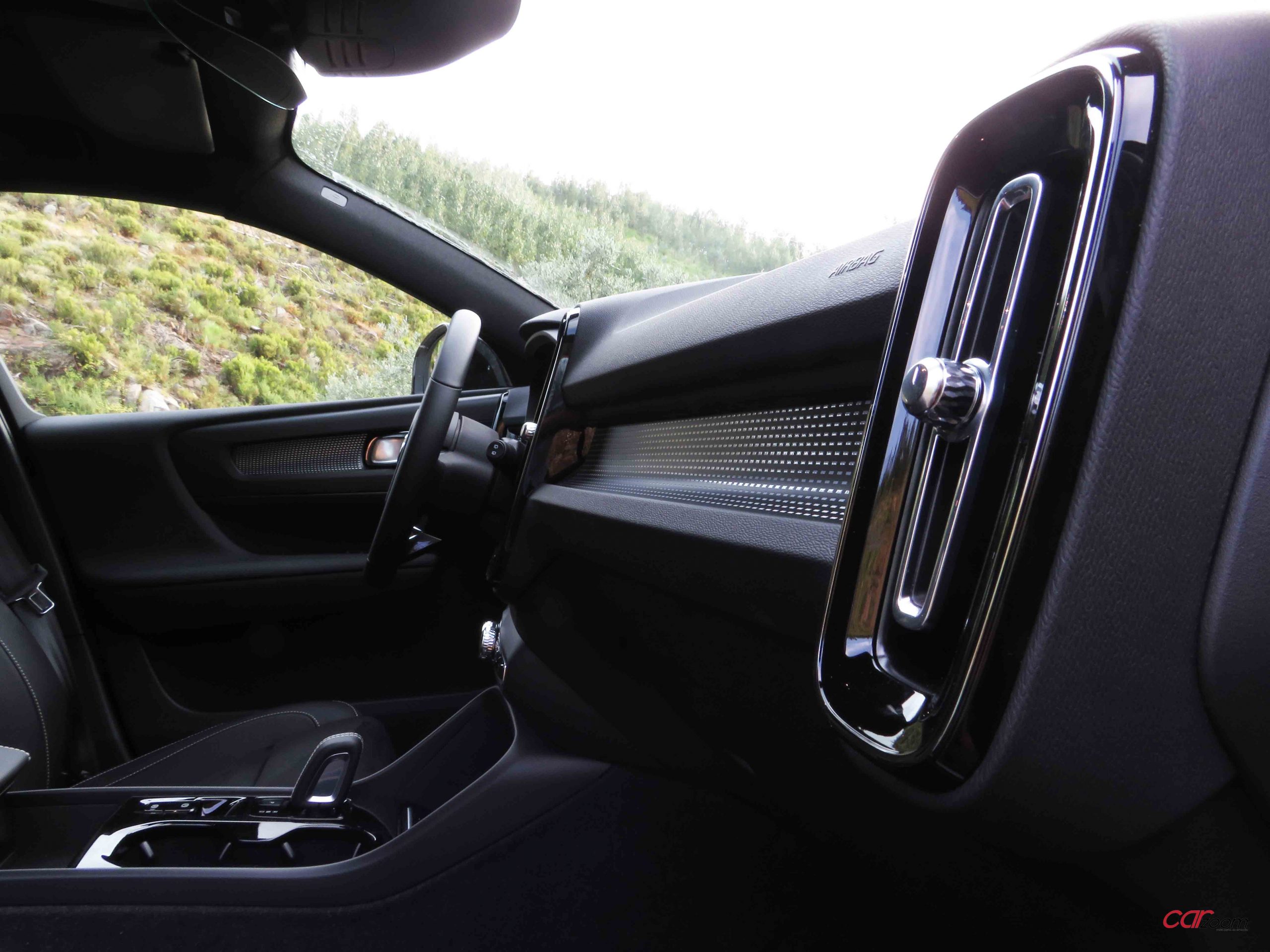 VOLVO XC40 T4 RECHARGE R-DESIGN: Ideal para cada ocasião! 25