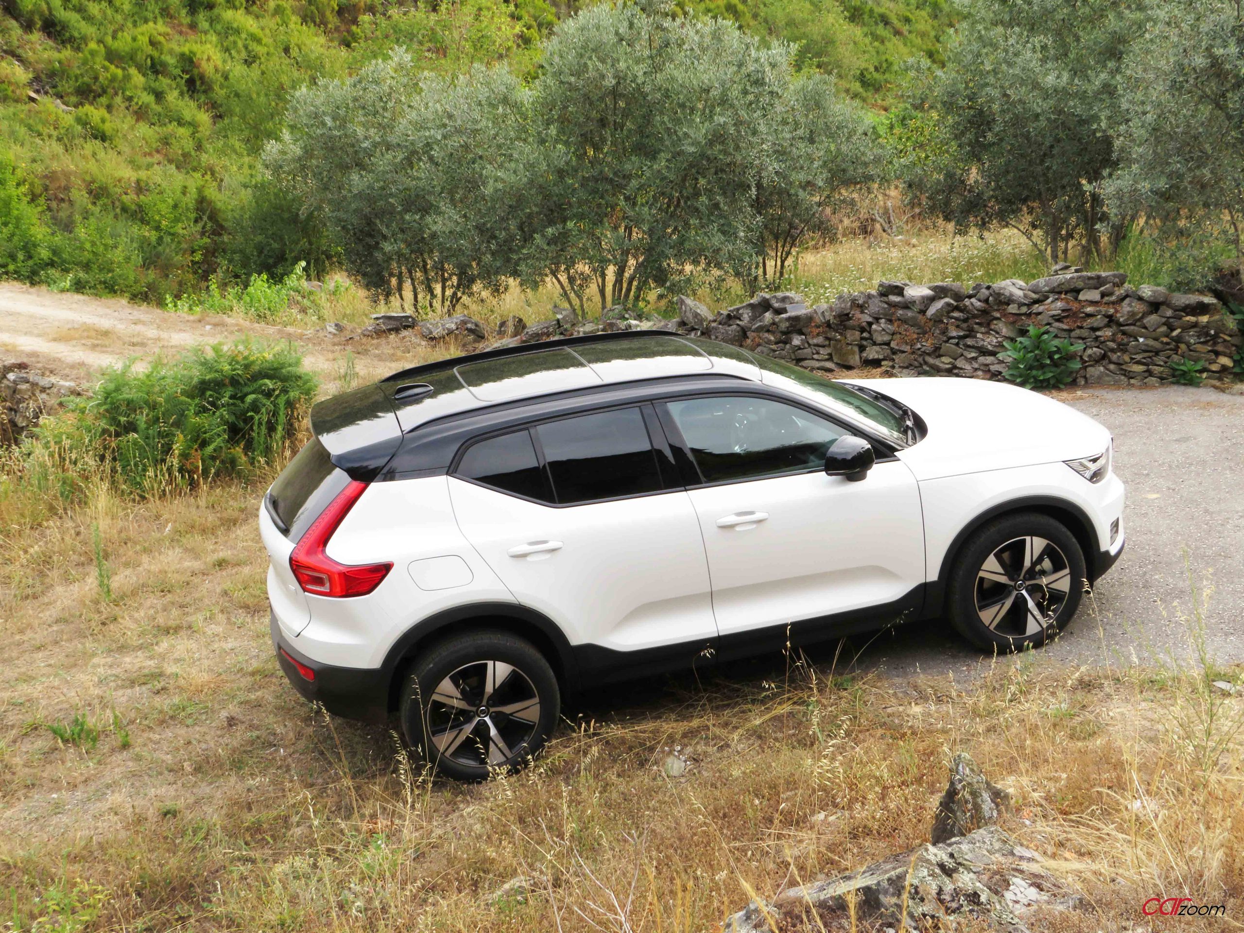 VOLVO XC40 T4 RECHARGE R-DESIGN: Ideal para cada ocasião! 24