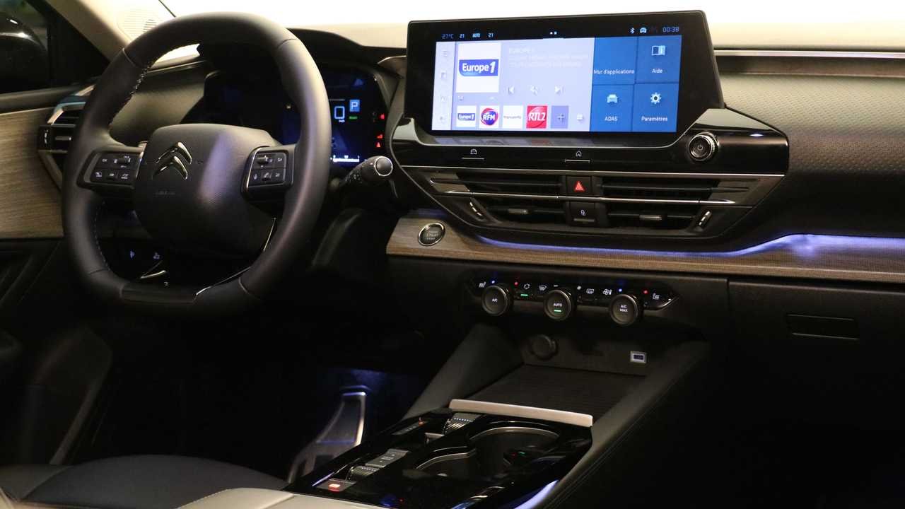 C5 X Híbrido Plug-In oferece o conforto da suspensão Ativa Citroën Advanced Comfort® (vídeo) 16