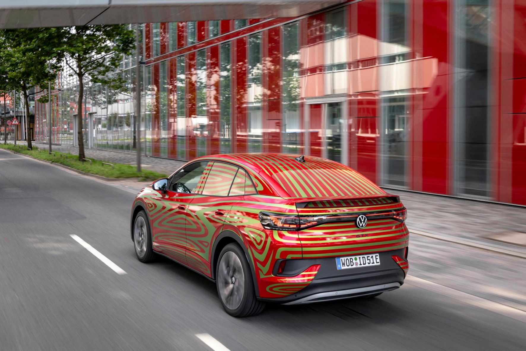 SUV coupé VW ID.5 GTX no IAA de Munique ainda como um concept car 13