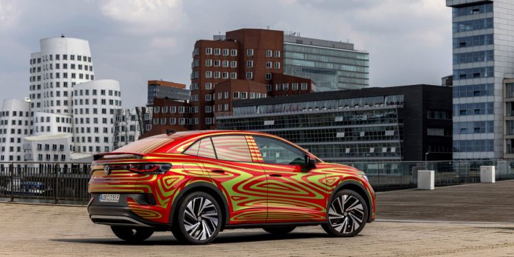 SUV coupé VW ID.5 GTX no IAA de Munique ainda como um concept car 17