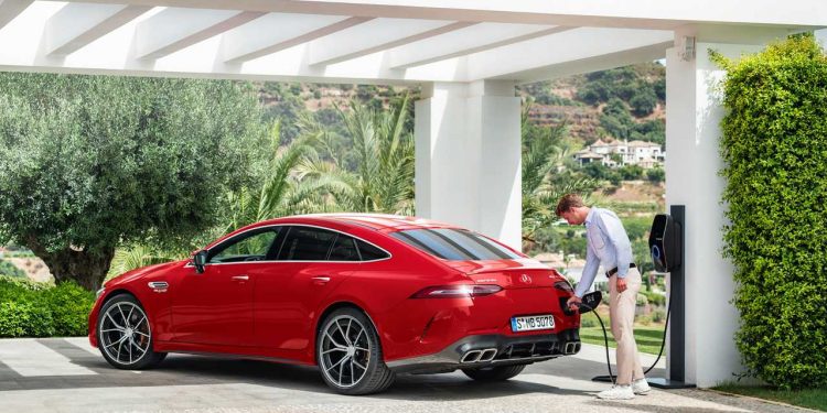 Lançamento mundial do primeiro híbrido desportivo da Mercedes-AMG 26