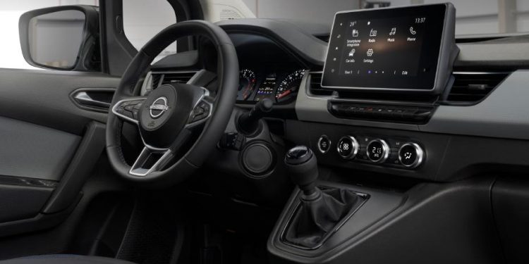 Nissan revela a nova Townstar, uma estrela no mercado de VCLs 17