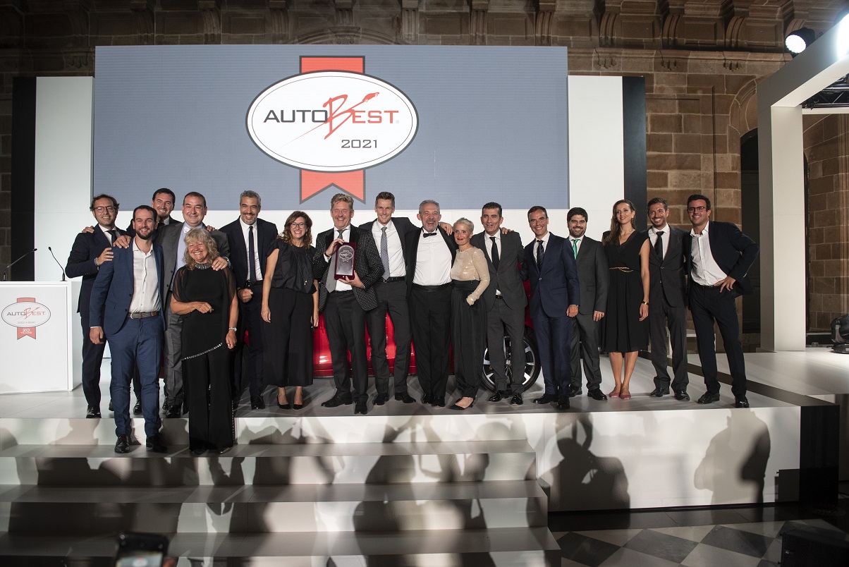 SEAT Leon recebe prémio “Best Buy Car of Europe 2021”na Gala AUTOBEST 13