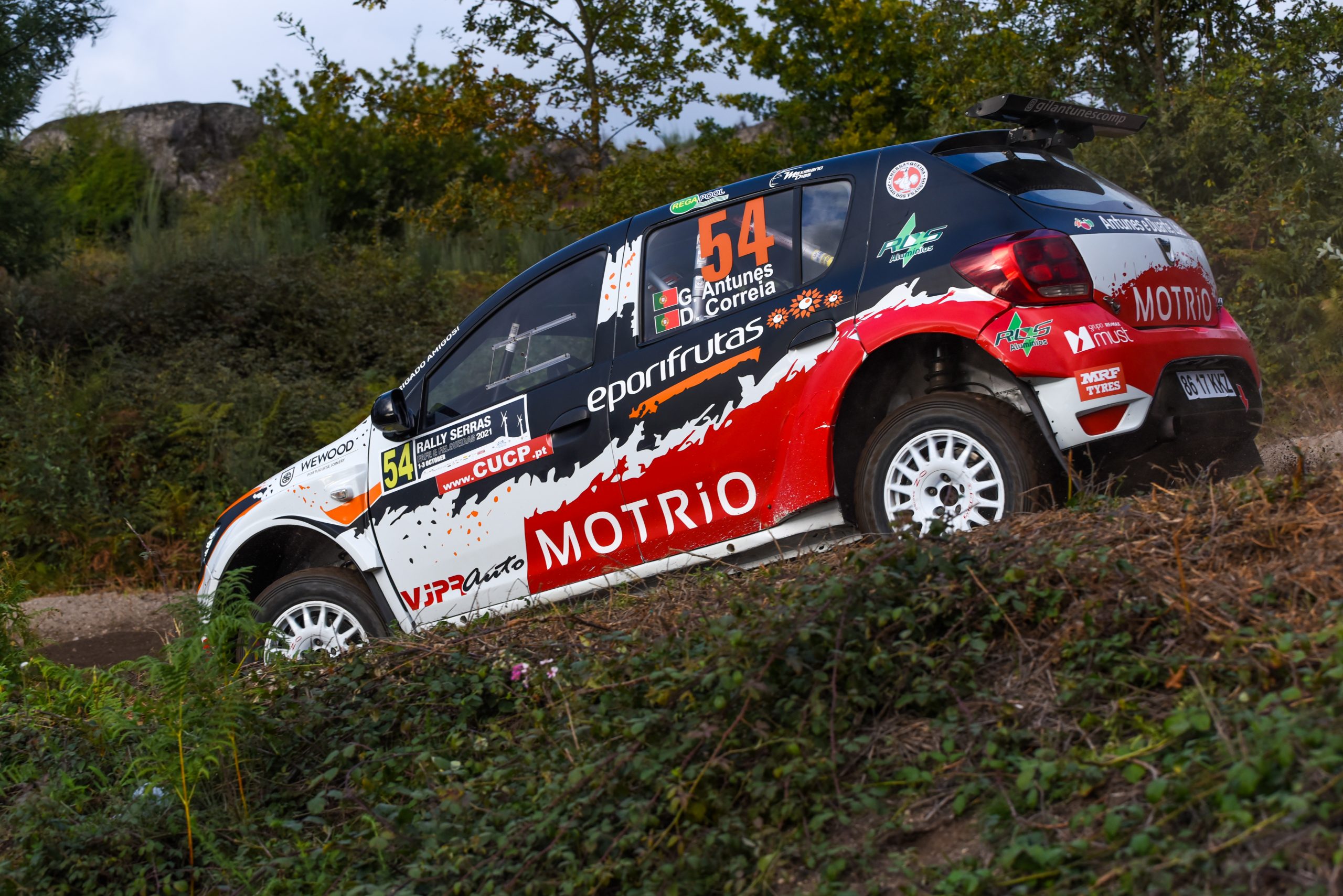 Gil Antunes com ritmo consistente e desfecho agridoce no Rally Serras de Fafe e Felgueiras 14