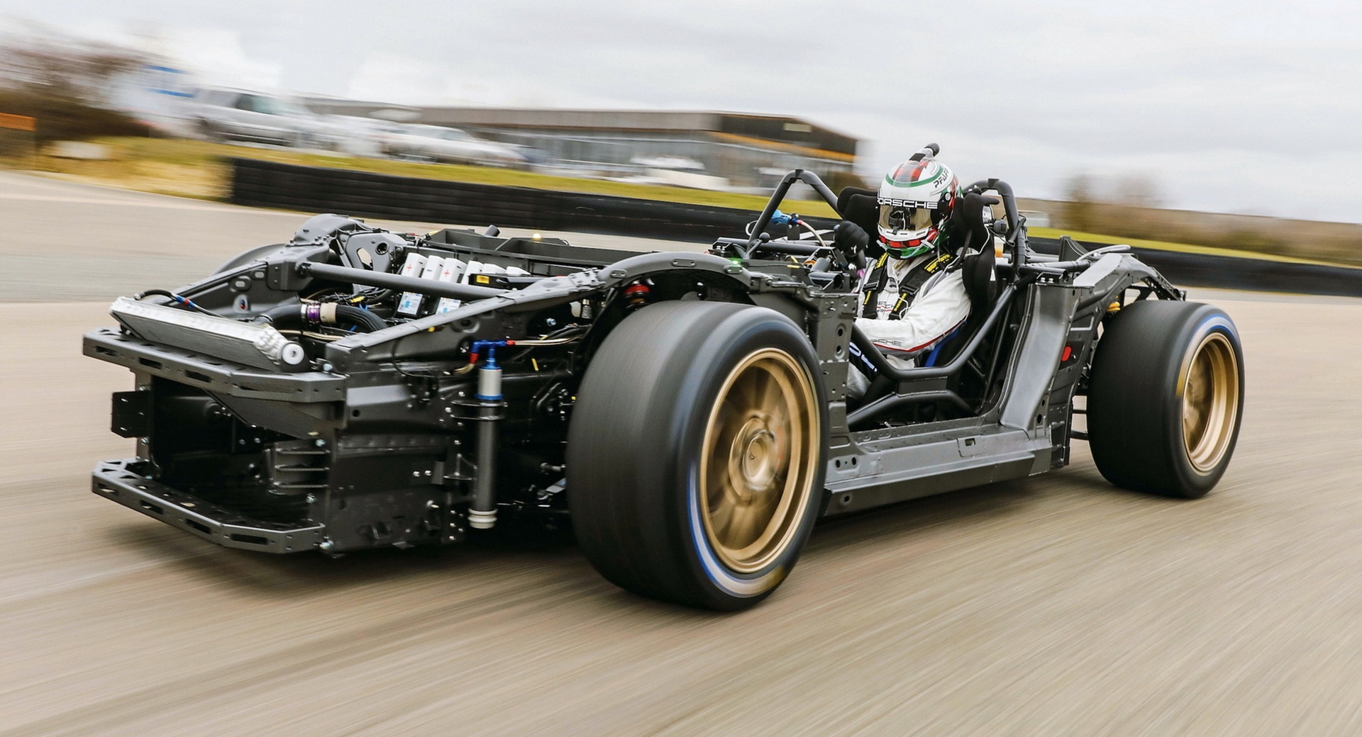 Novos Porsche 718 Cayman e Boxster terão motor central! 16