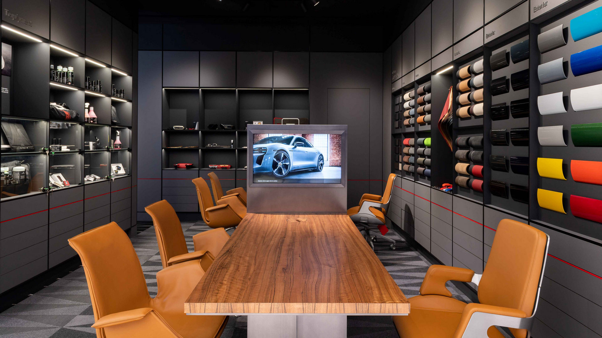 A Porsche quer atrair clientes mais jovens com showrooms diferentes! 14