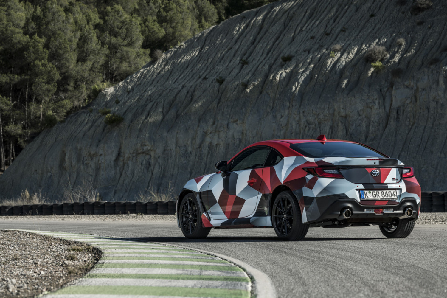 Toyota apresenta o novo GR86 20