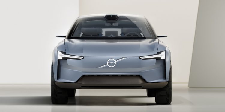 O sucessor do Volvo XC90 vai ter um design inspirado em SUV e em Carrinha. 21