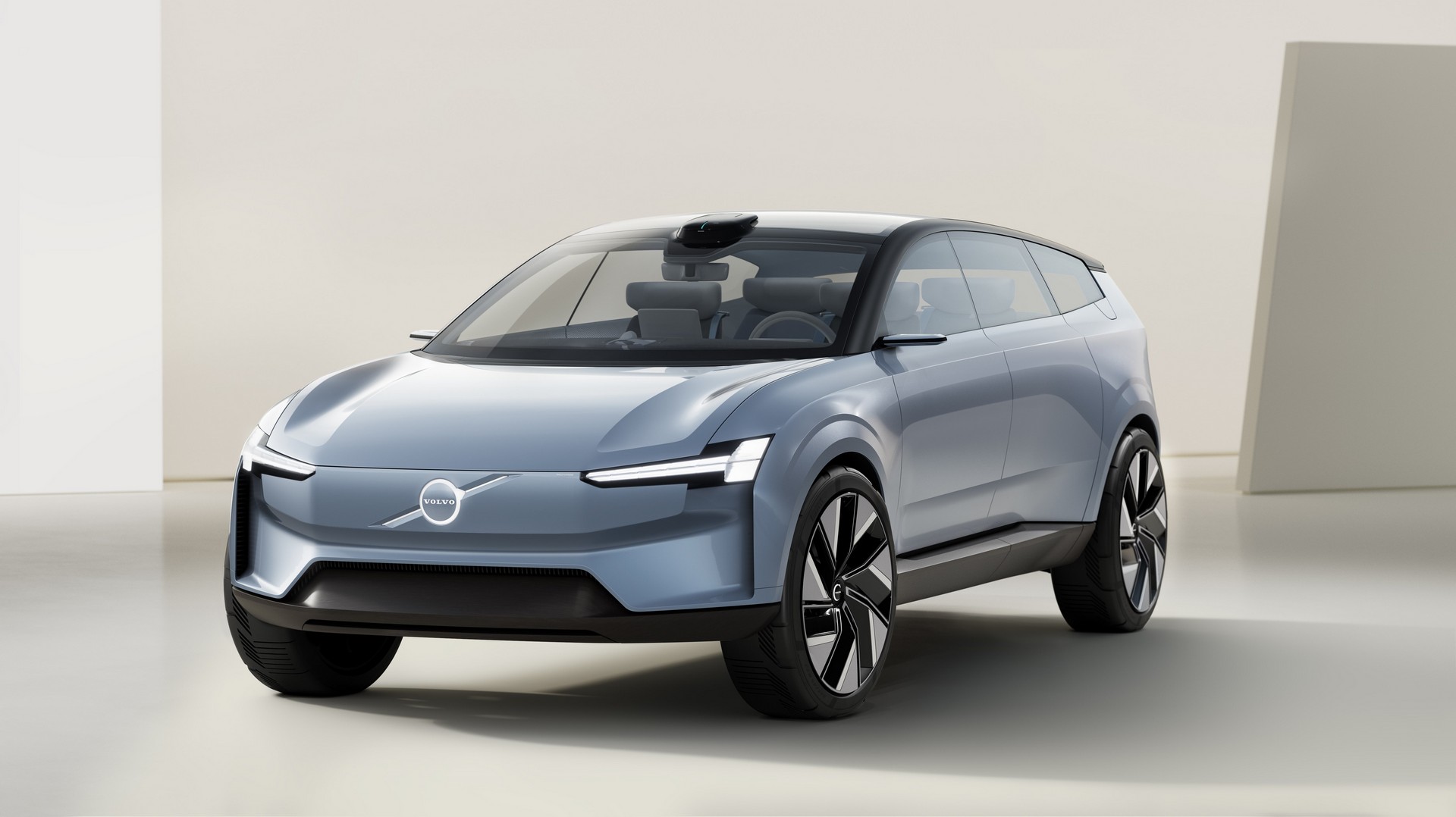 O sucessor do Volvo XC90 vai ter um design inspirado em SUV e em Carrinha. 17