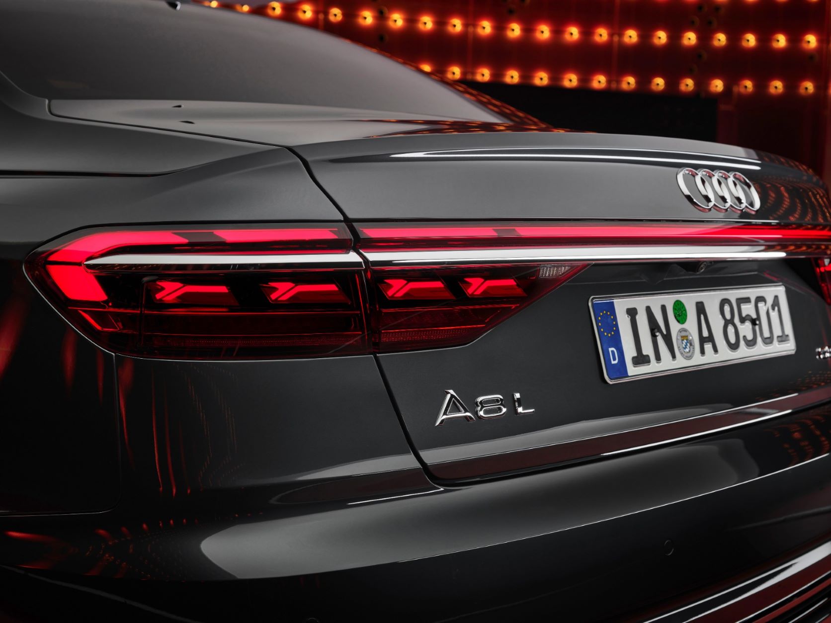 Design elegante e tecnologias inovadoras para um carro emblemático: o novo Audi A8 (vídeo) 16