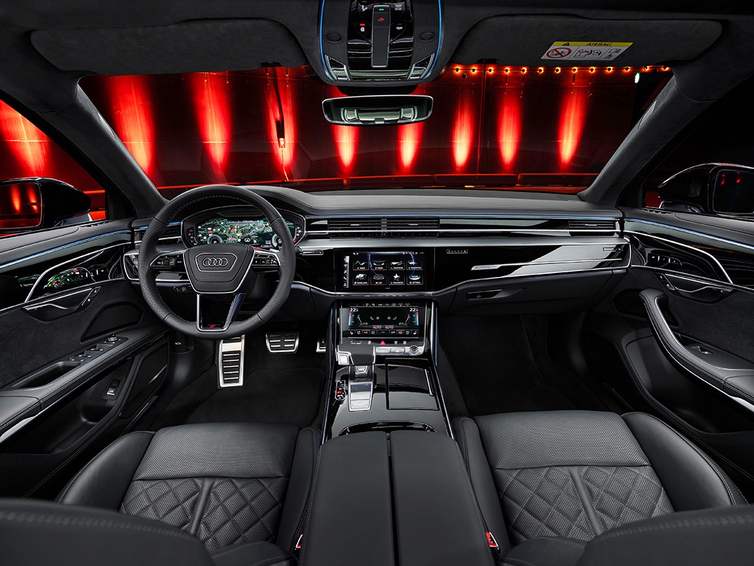 Design elegante e tecnologias inovadoras para um carro emblemático: o novo Audi A8 (vídeo) 15