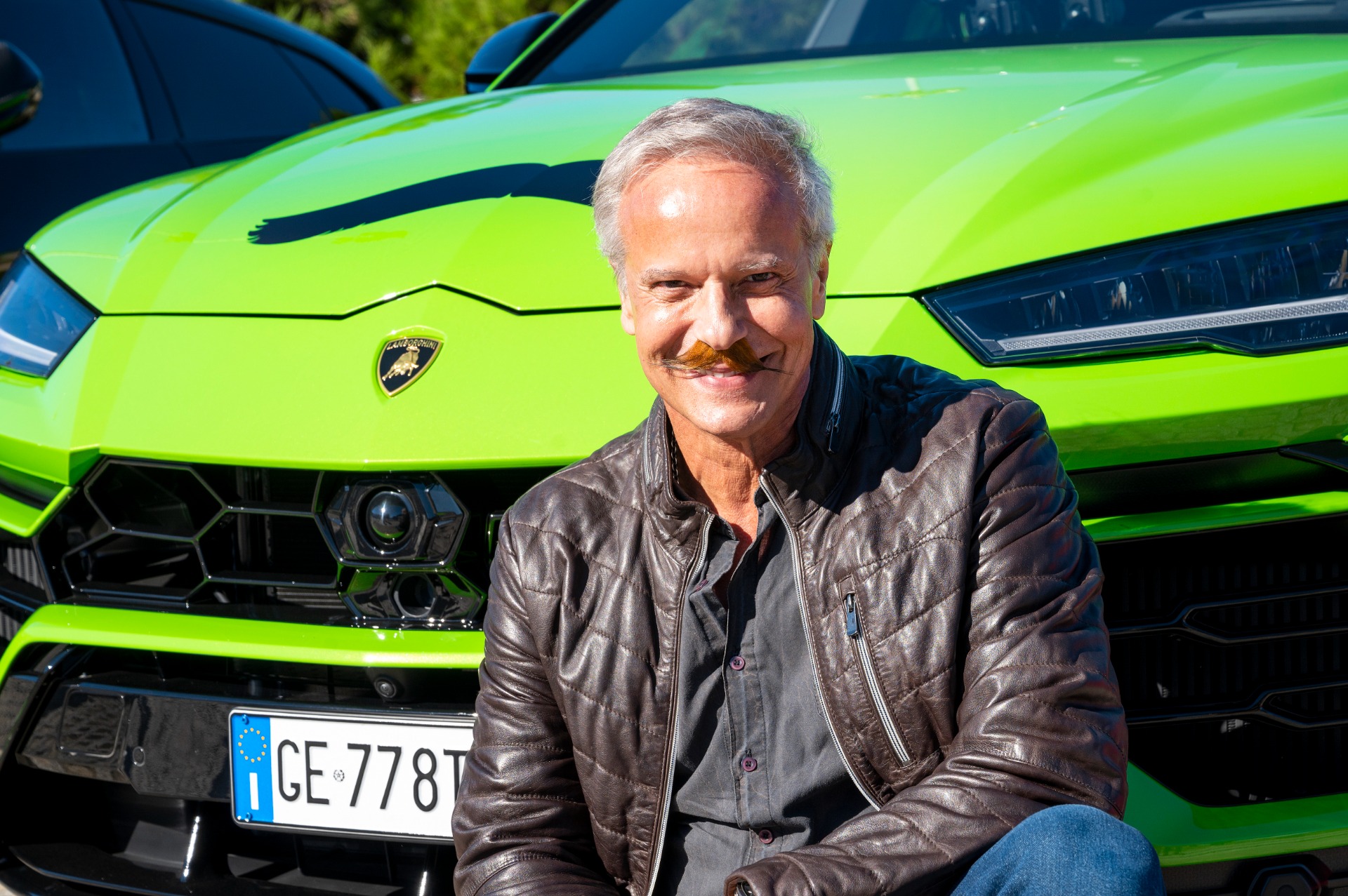 Vários Lamborghini com bigode percorreram as ruas de Lisboa em apoio ao Movember 13