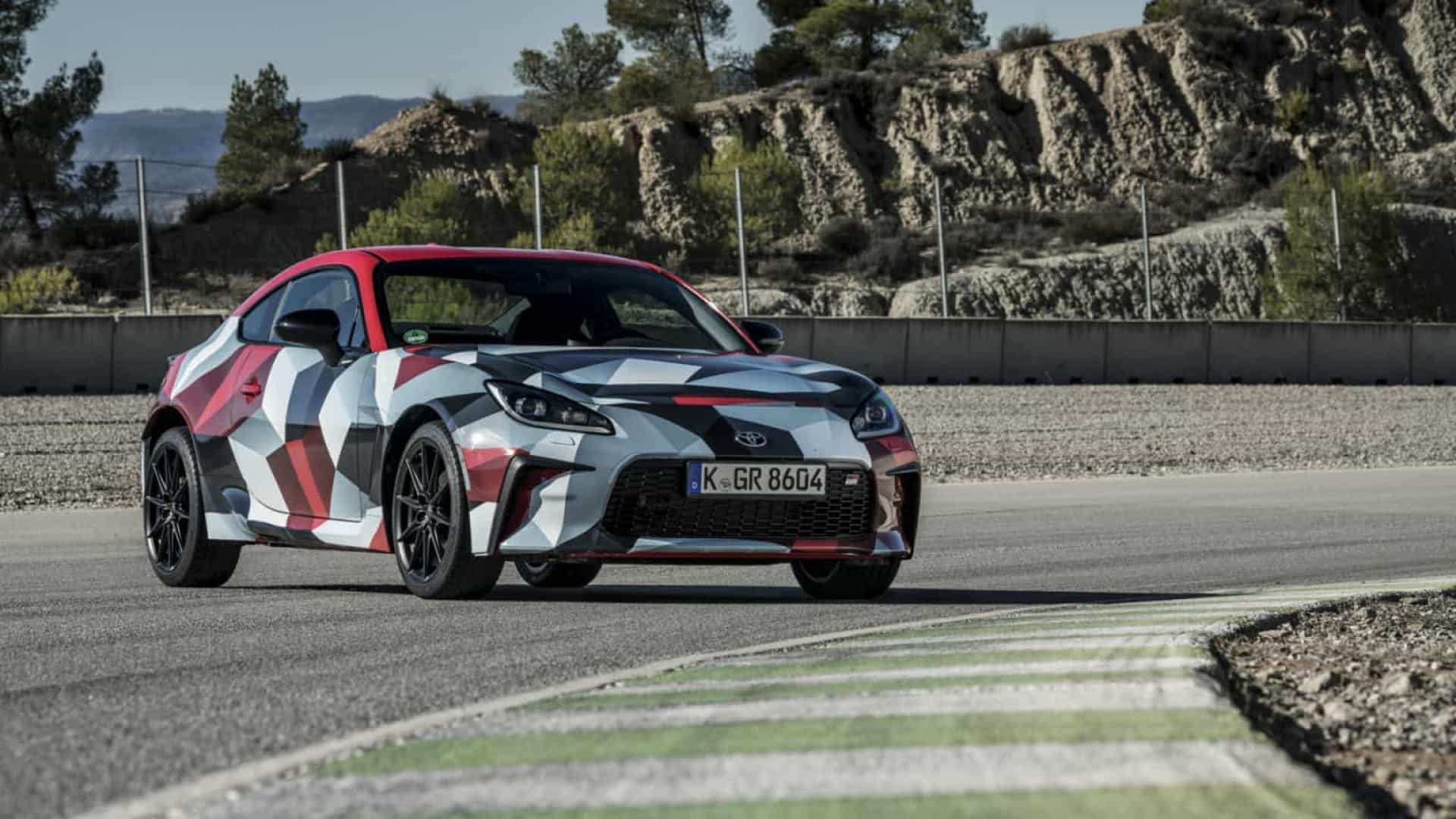 Toyota apresenta o novo GR86 13