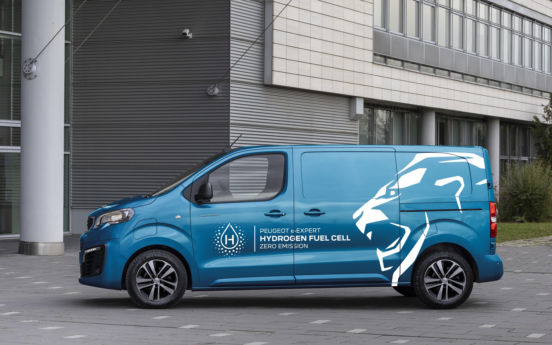 Produção do PEUGEOT e-EXPERT Hydrogen já arrancou 14