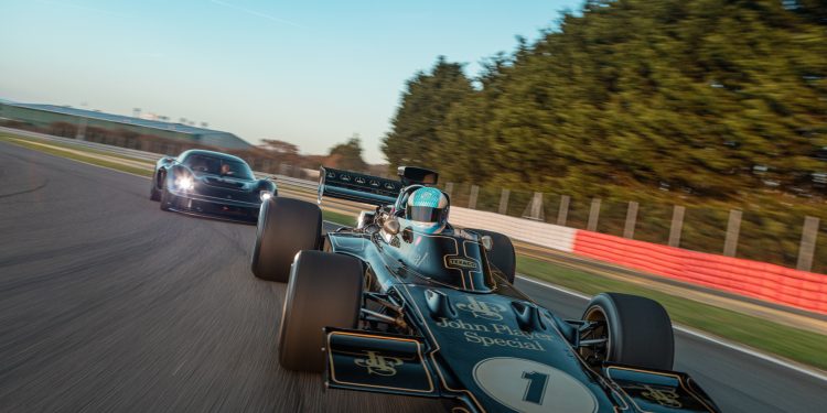 Jenson Button na fase final do desenvolvimento do Lotus Type 62-2! 32