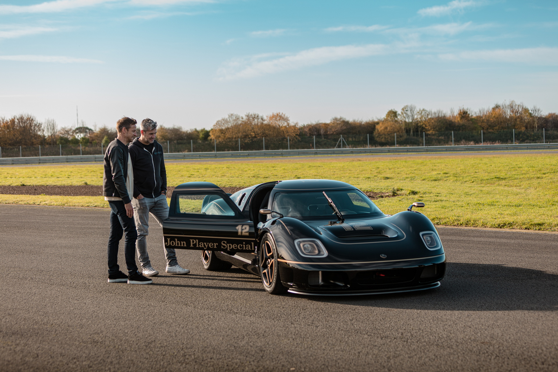 Jenson Button na fase final do desenvolvimento do Lotus Type 62-2! 17