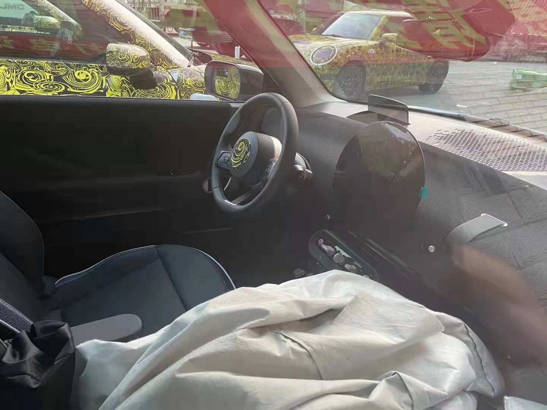 O Novo MINI vai sair em 2023, mas já surgiu em fotos sem camuflagem! 18