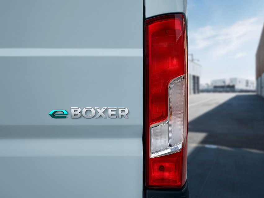 PEUGEOT e-Boxer abertas as encomendas para o modelo maior da gama de comerciais elétricos da PEUGEOT 20