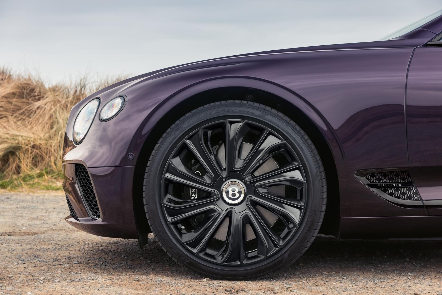 Bentley apresenta o GT Mulliner Blackline 16