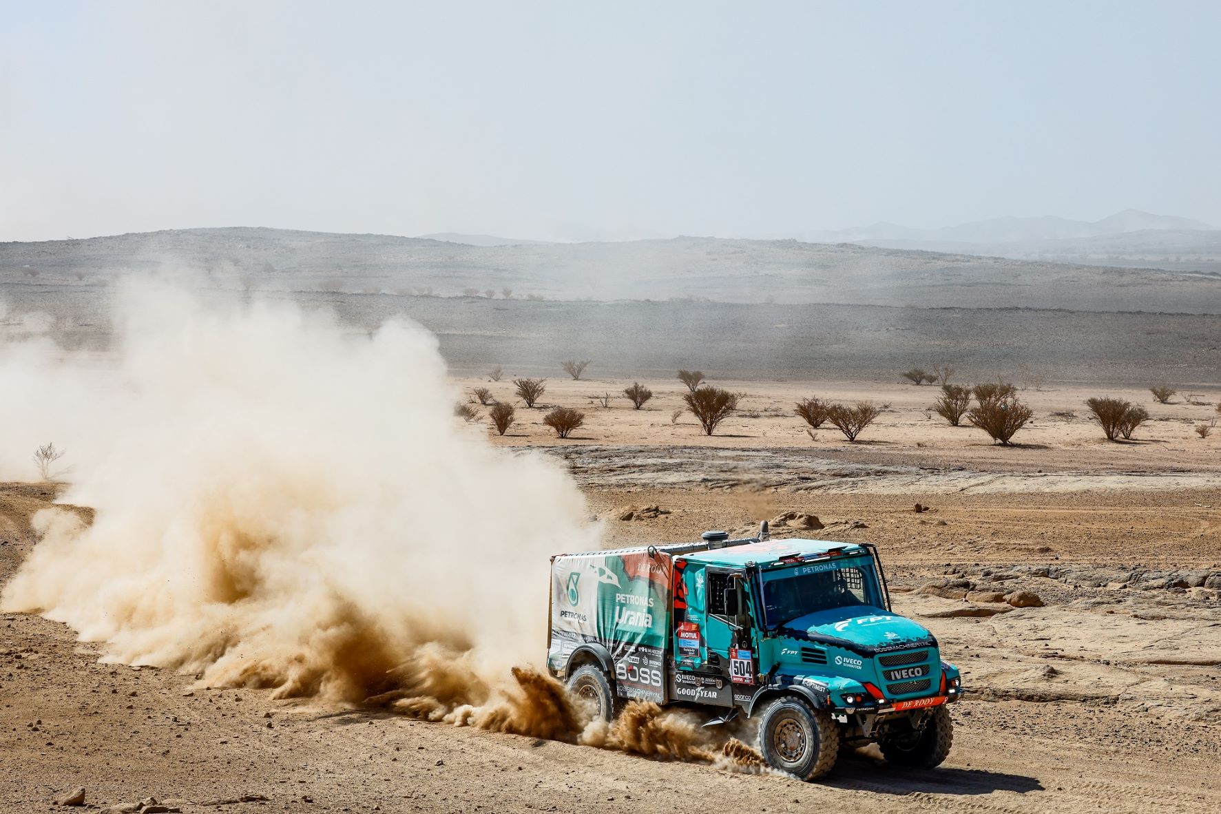 PETRONAS Team De Rooy IVECO conclui o Dakar 2022 com os seus três camiões no Top-10 13
