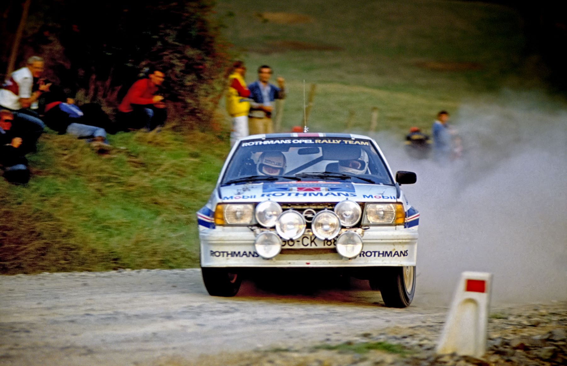 Foi há 40 anos: Walter Röhrl sagrou-se Campeão do Mundo de Ralis num Opel Ascona 400 19 Foi há 40 anos: Walter Röhrl sagrou-se Campeão do Mundo de Ralis num Opel Ascona 400 19