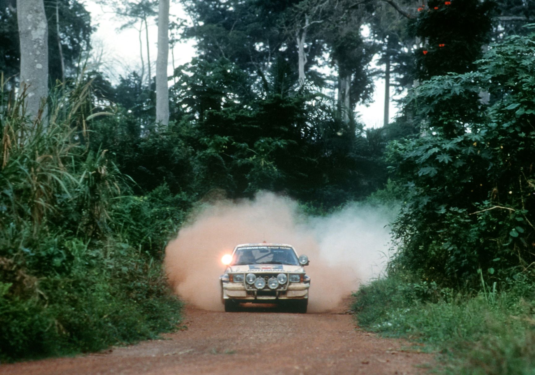 Foi há 40 anos: Walter Röhrl sagrou-se Campeão do Mundo de Ralis num Opel Ascona 400 23 Foi há 40 anos: Walter Röhrl sagrou-se Campeão do Mundo de Ralis num Opel Ascona 400 23
