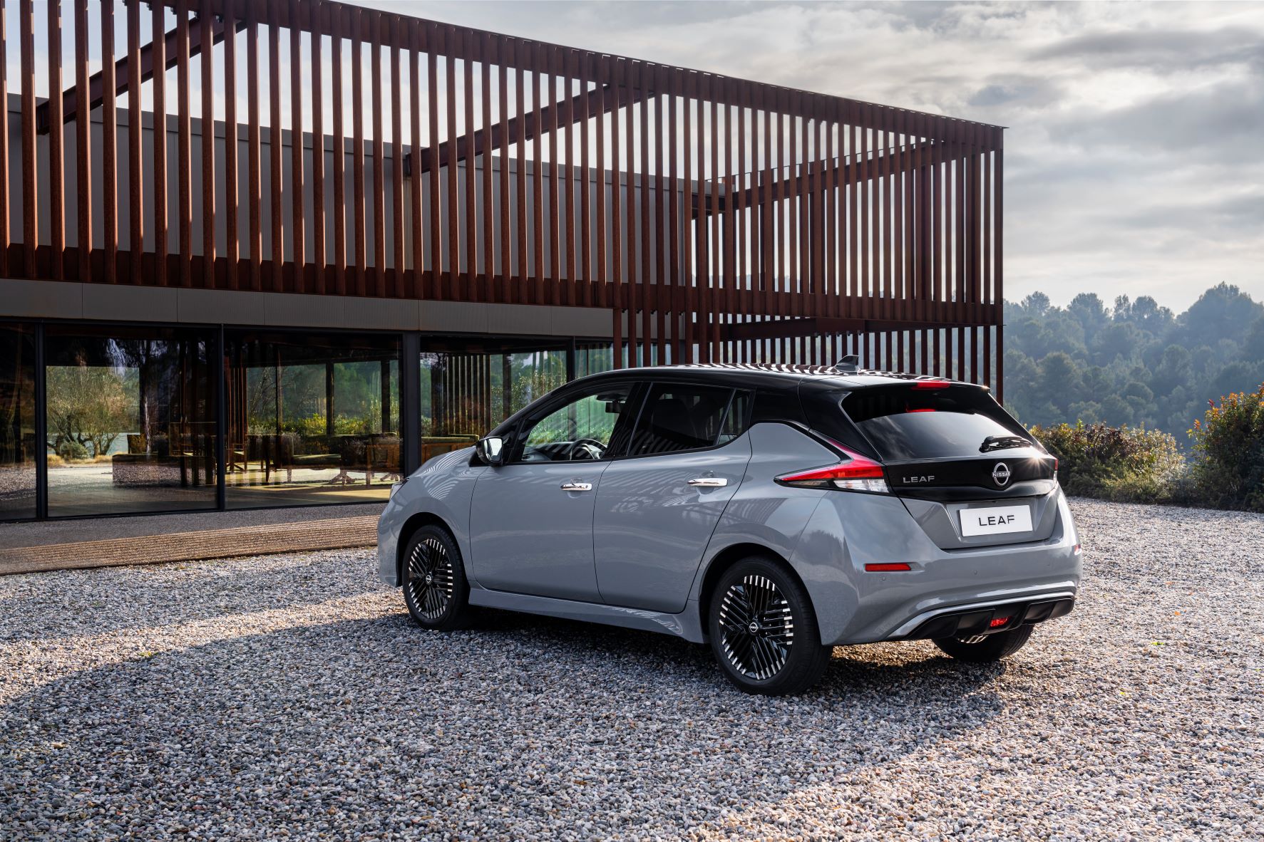 Nissan LEAF ganha um novo brilho para 2022, com um estilo mais vincado e tecnologia avançada 17