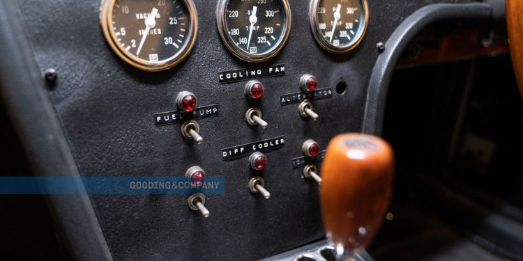 Sinergia de nações: Este Shelby Toyota 2000 GT juntou o "know-how" da Toyota e da Cobra e está para venda! (vídeo) 25