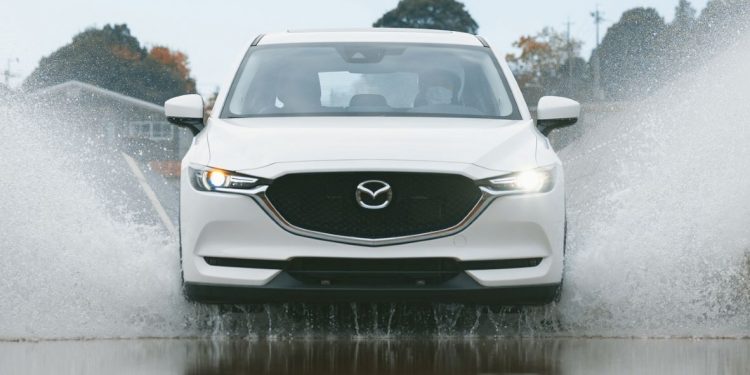 Mazda afirma que os seus automóveis são construídos para durar 18