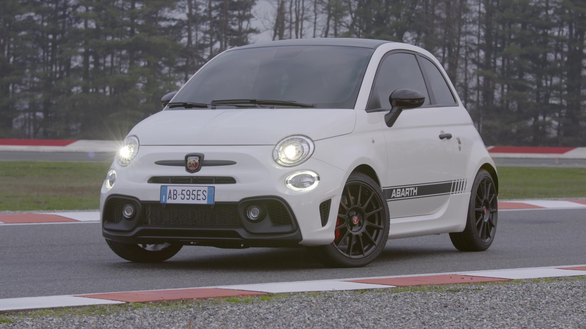Nova gama Abarth 595: O Escorpião volta a picar 17