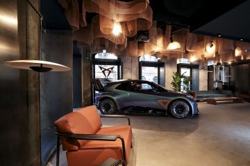 A CUPRA entrega a chave do 1000º automóvel vendido em Portugal na CUPRA City Garage Lisboa 15