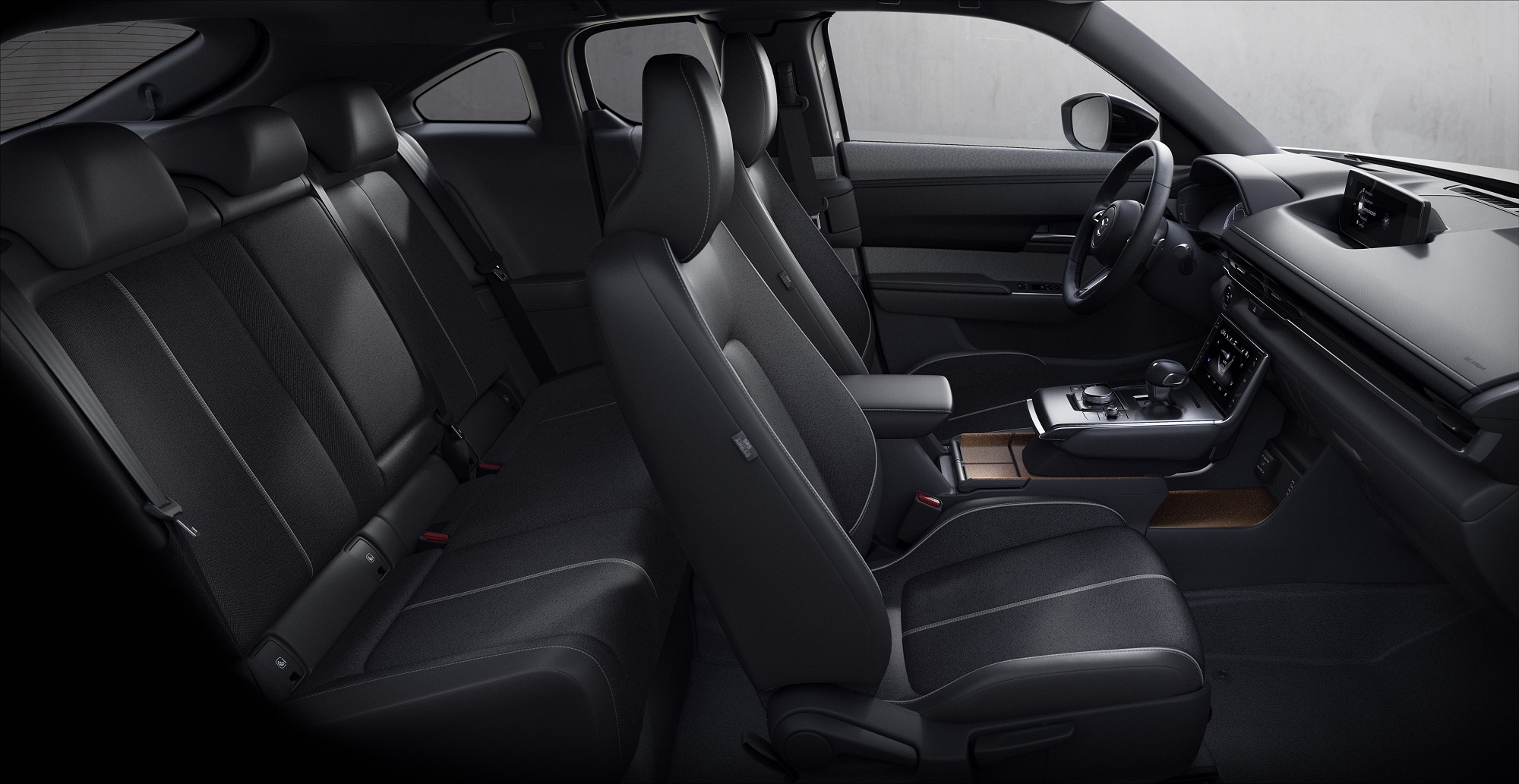 Mazda MX-30 2022 com mais substância e estilo 14